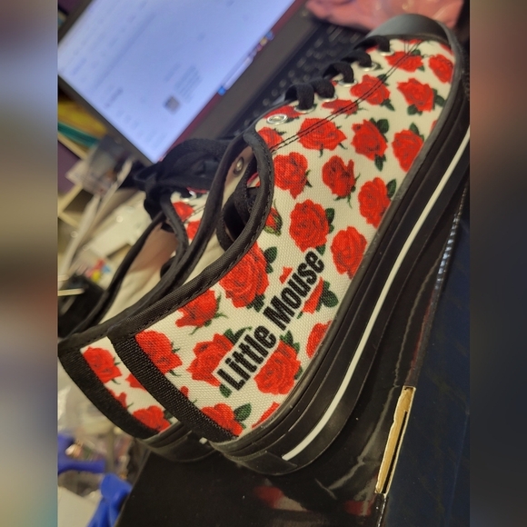 Floral Rose Canvas Sneakers with Black Accents Size 8 (38) - Picture 5 of 13